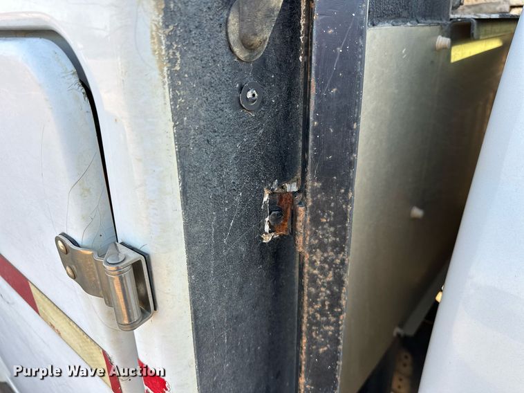 image for item OM9862 2009 Dodge Ram 5500HD bucket truck