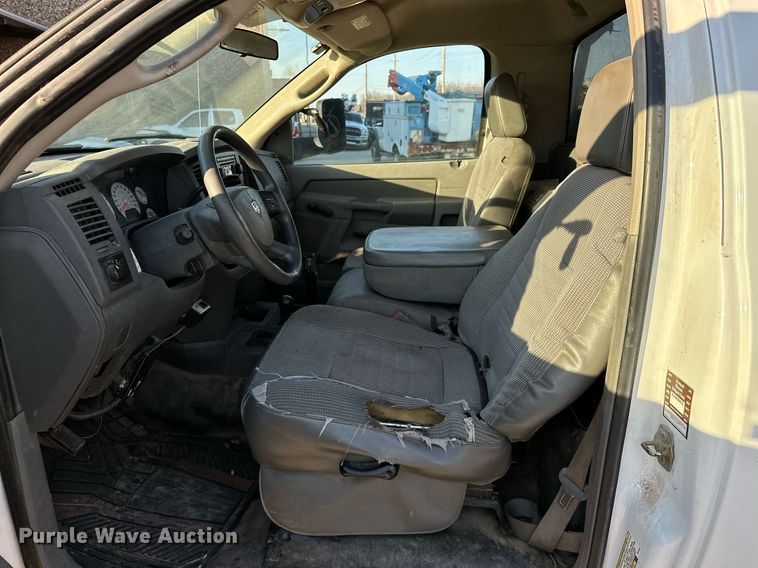 image for item OM9862 2009 Dodge Ram 5500HD bucket truck