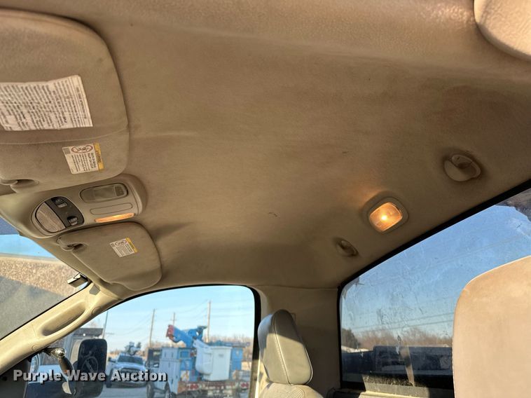 image for item OM9862 2009 Dodge Ram 5500HD bucket truck