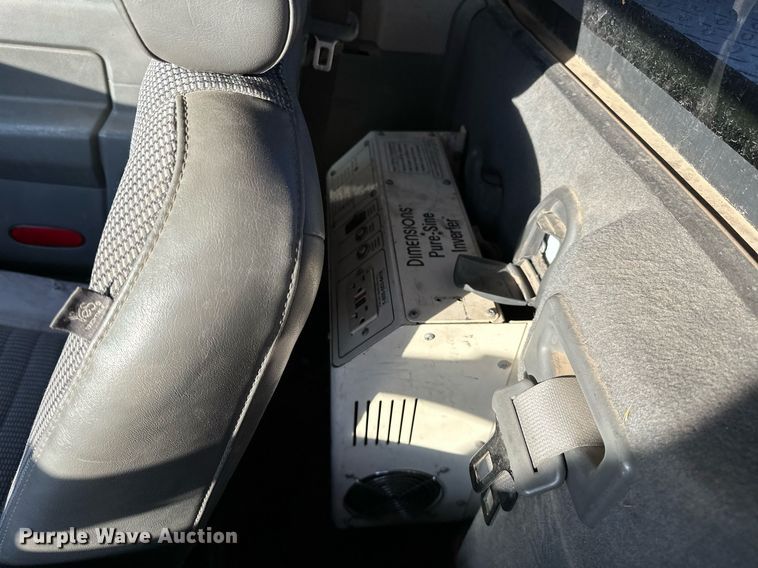 image for item OM9862 2009 Dodge Ram 5500HD bucket truck