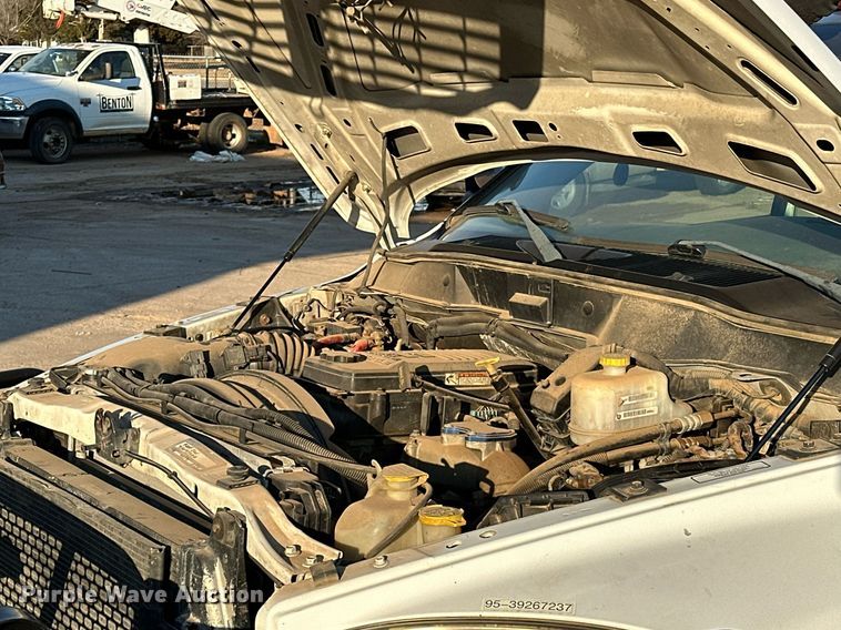 image for item OM9862 2009 Dodge Ram 5500HD bucket truck