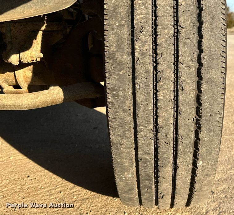 image for item OM9862 2009 Dodge Ram 5500HD bucket truck