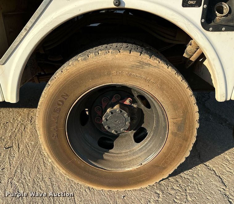 image for item OM9862 2009 Dodge Ram 5500HD bucket truck