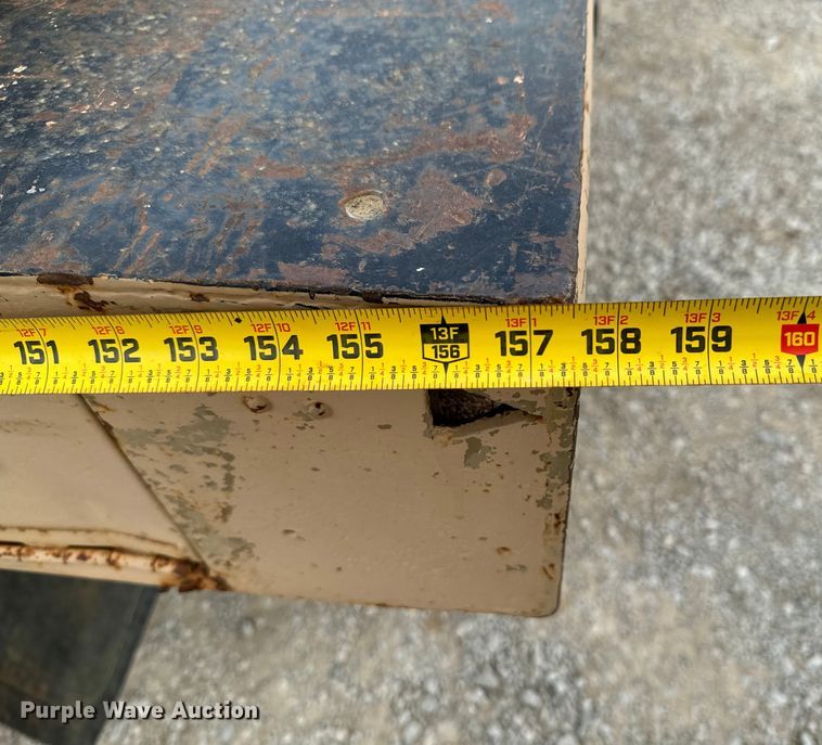 image for item OM9978 1984 Ford F700 winch truck