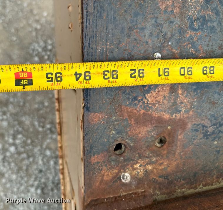 image for item OM9978 1984 Ford F700 winch truck