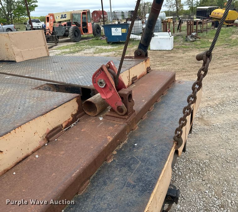 image for item OM9978 1984 Ford F700 winch truck