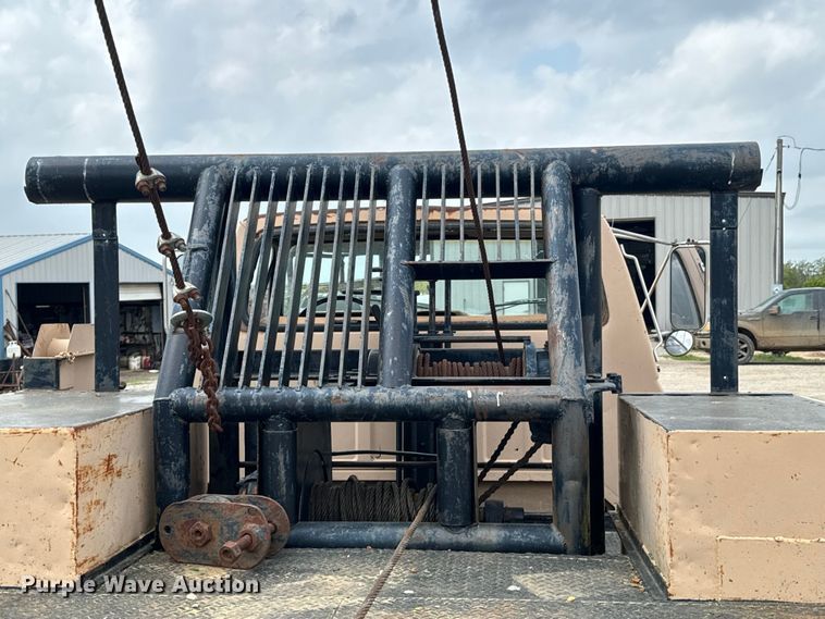 image for item OM9978 1984 Ford F700 winch truck