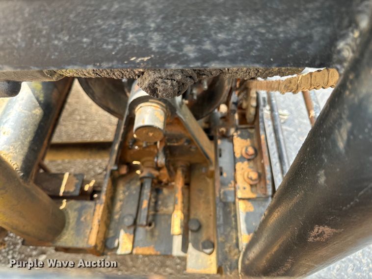 image for item OM9978 1984 Ford F700 winch truck