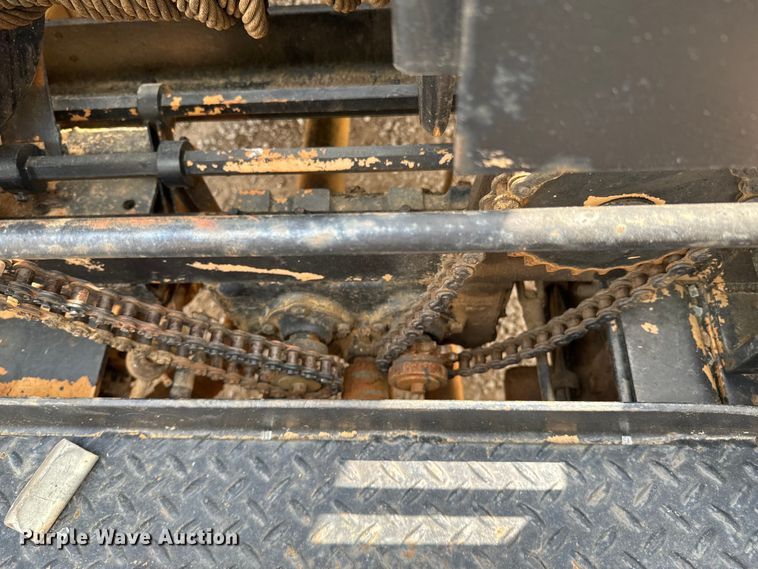 image for item OM9978 1984 Ford F700 winch truck