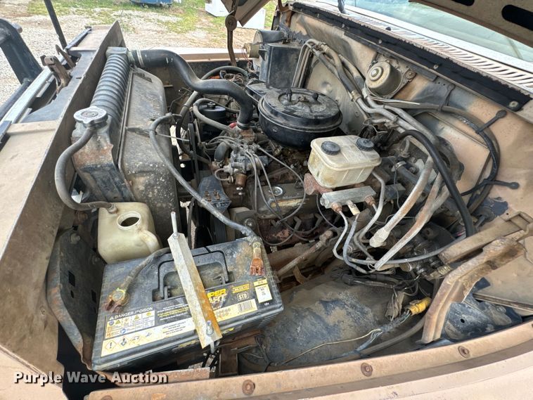 image for item OM9978 1984 Ford F700 winch truck