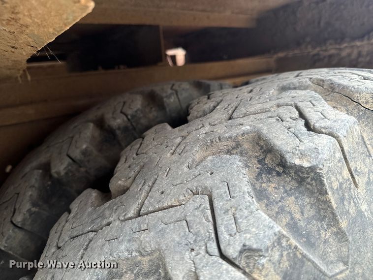 image for item OM9978 1984 Ford F700 winch truck