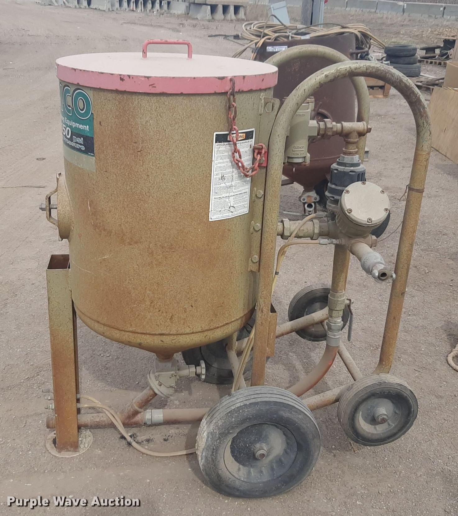 2007 Clemco 2024 sandblasting pot in Wichita, KS Item DV9984 for sale