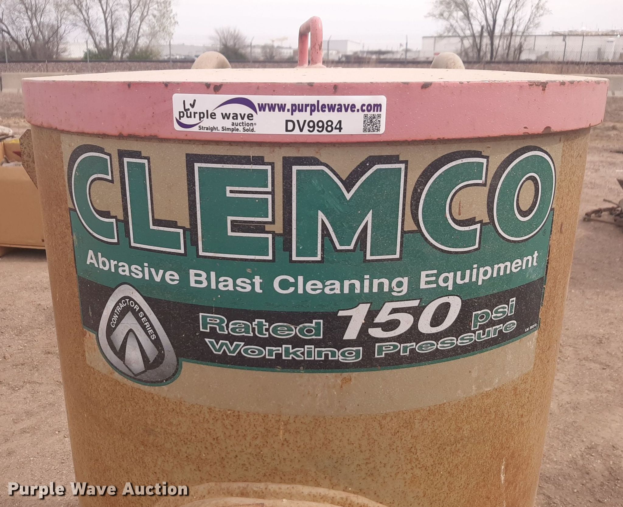 2007 Clemco 2024 sandblasting pot in Wichita, KS Item DV9984 for sale