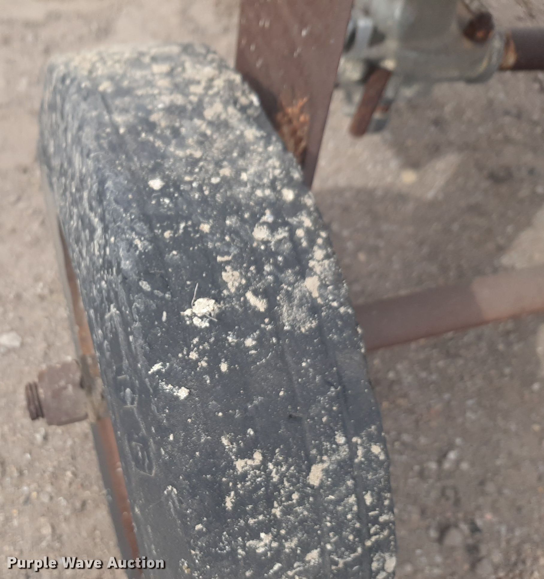 P&G 24WB sandblasting pot in Wichita, KS Item DV9985 for sale