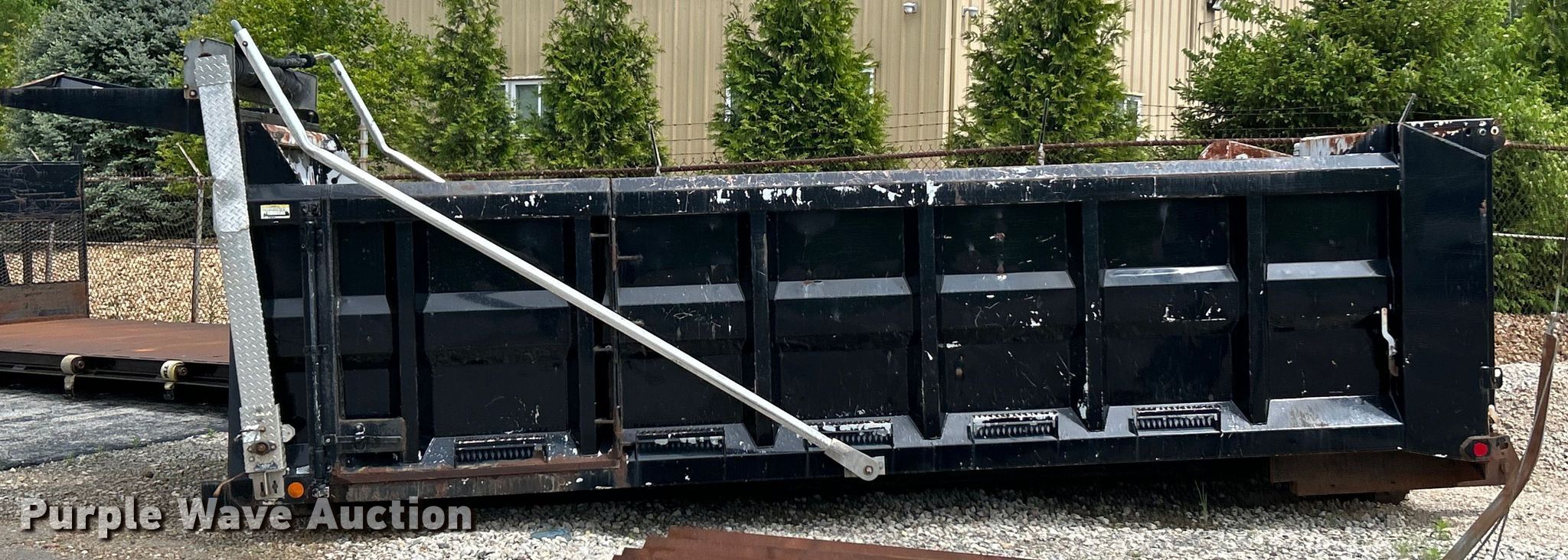 Hooklift dump bed in St. Louis, MO Item EK4566 for sale Purple Wave
