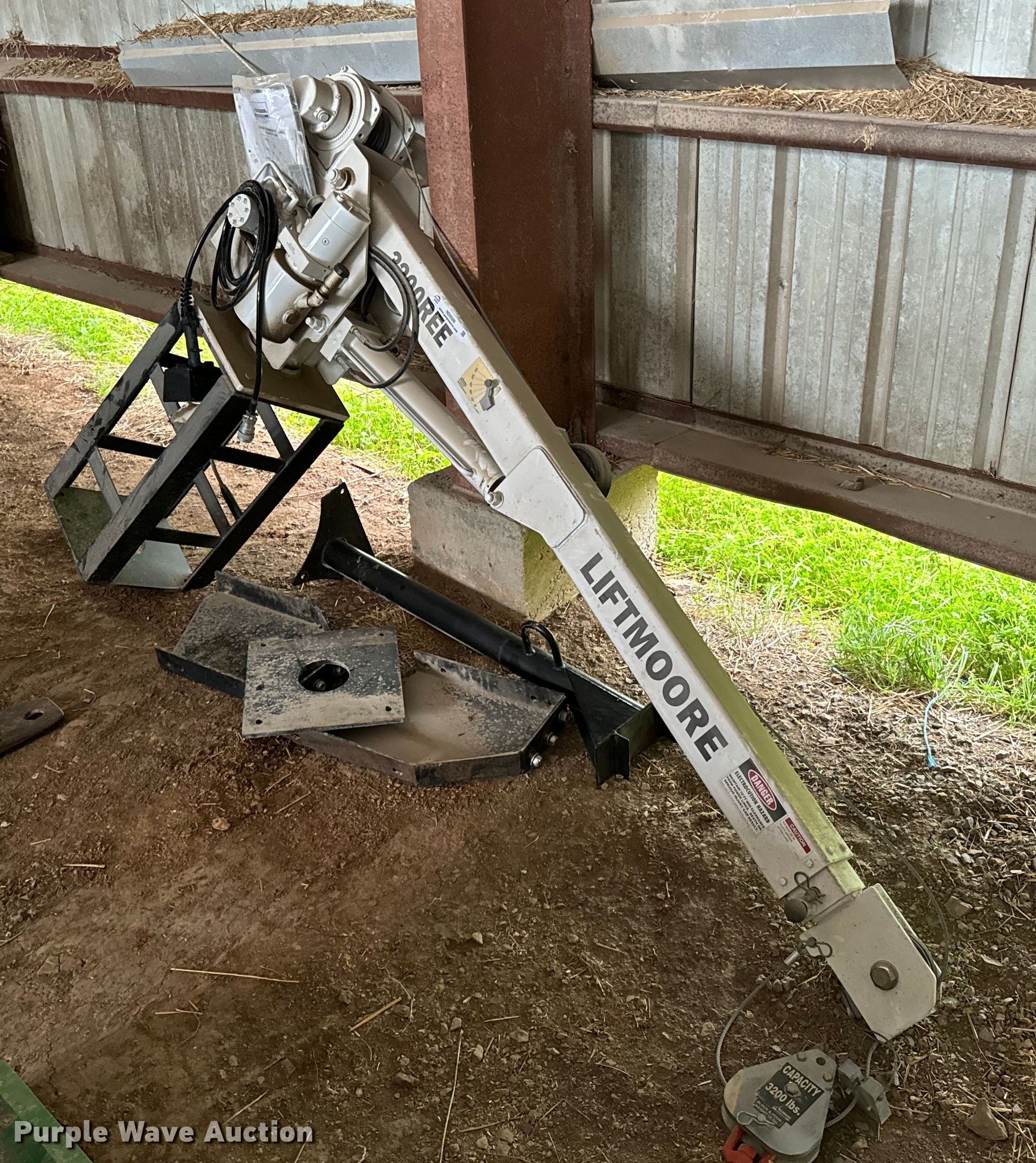 Liftmoore 3200REE truck mounted crane in Galena, KS | Item ND9309 for