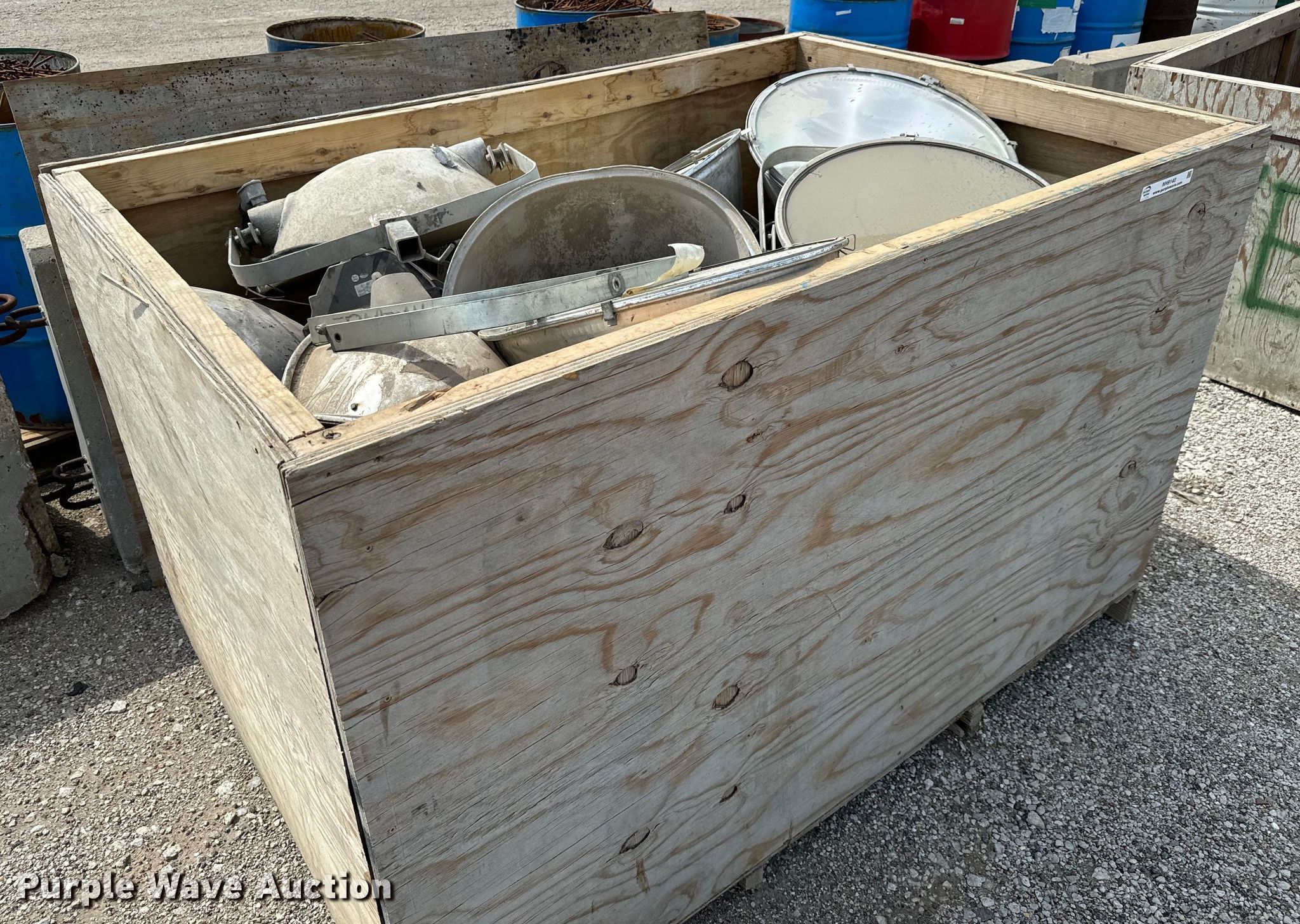 Light fixtures in Wichita, KS Item NH9140 for sale Purple Wave