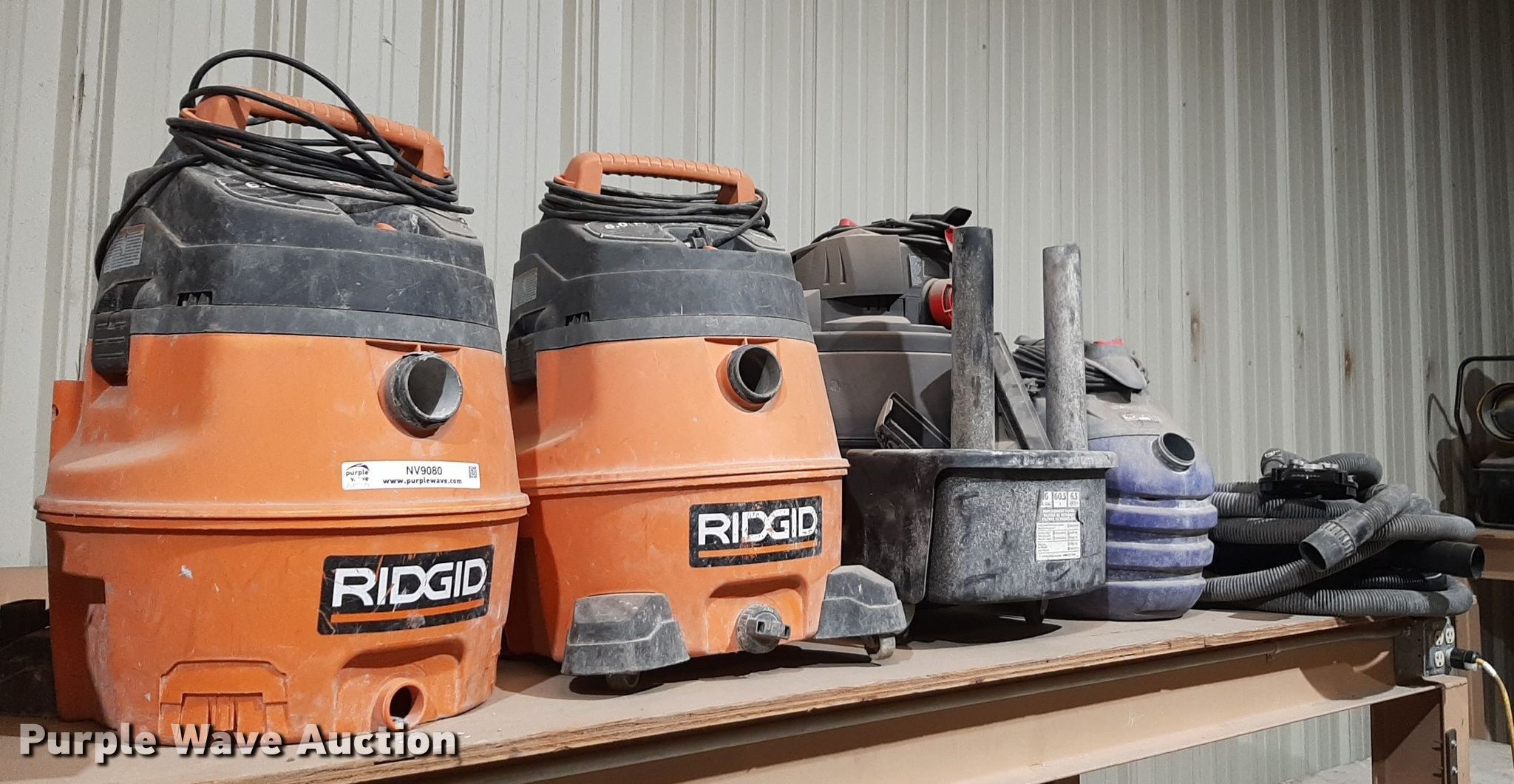 (5) vacuums in Wichita, KS Item NV9080 for sale Purple Wave