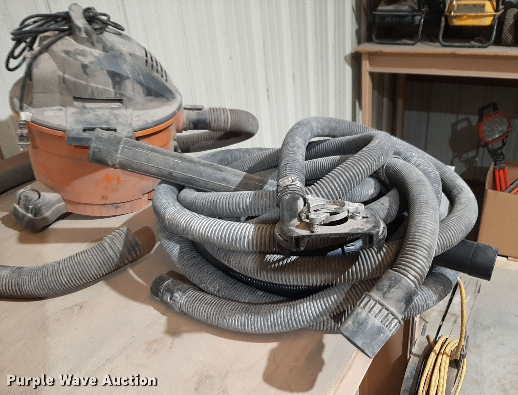 (5) vacuums in Wichita, KS Item NV9080 for sale Purple Wave