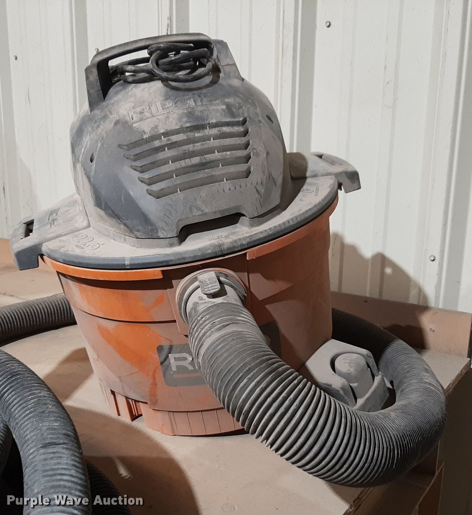 (5) vacuums in Wichita, KS Item NV9080 for sale Purple Wave