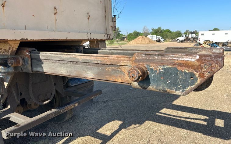 image for item DG4378 1995 G&H Manufacturing  roll-off container trailer