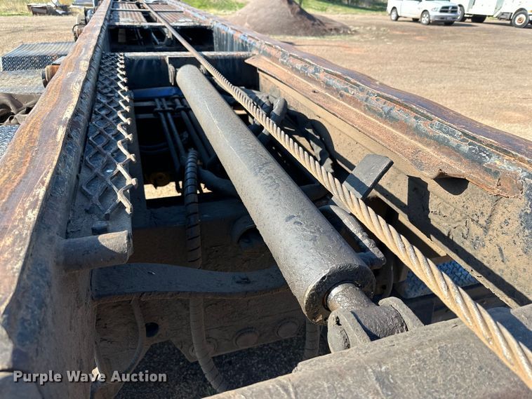 image for item DG4378 1995 G&H Manufacturing  roll-off container trailer