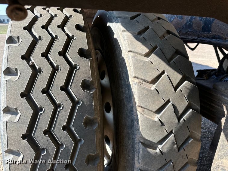 image for item DG4378 1995 G&H Manufacturing  roll-off container trailer