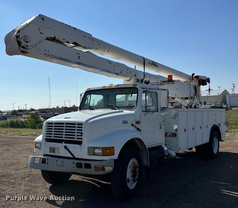 image for item DG4379 1999 International 4700 bucket truck