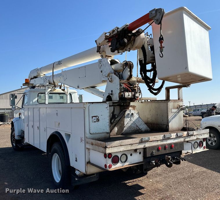 image for item DG4379 1999 International 4700 bucket truck