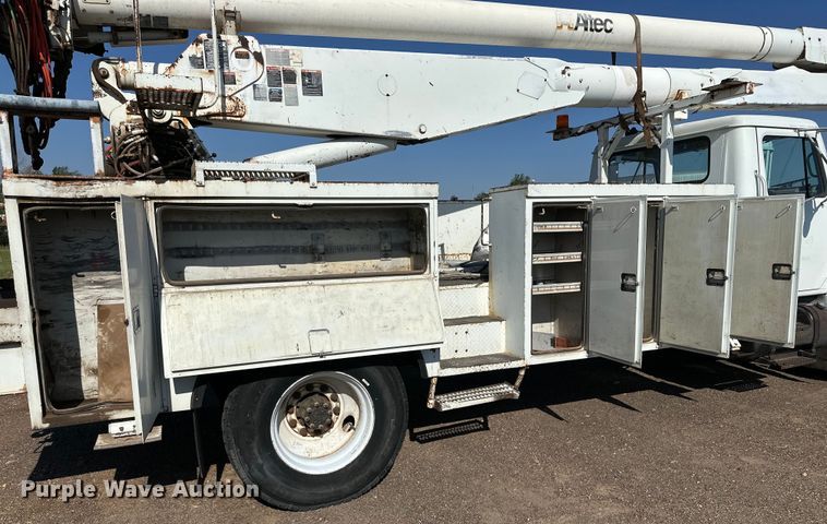 image for item DG4379 1999 International 4700 bucket truck