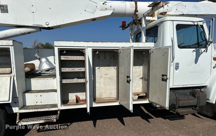 image for item DG4379 1999 International 4700 bucket truck