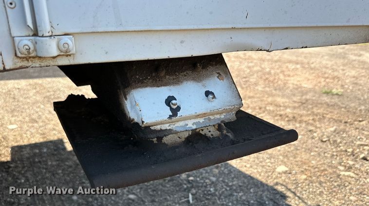 image for item DG4379 1999 International 4700 bucket truck