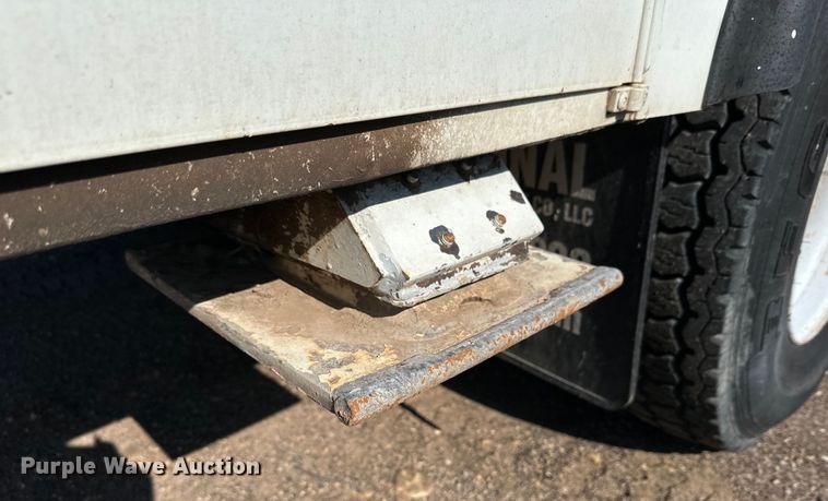 image for item DG4379 1999 International 4700 bucket truck