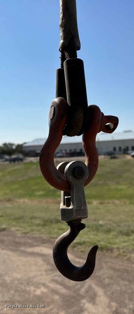 image for item DG4379 1999 International 4700 bucket truck