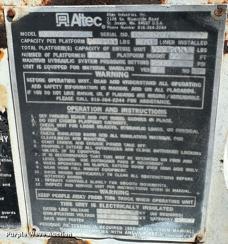 image for item DG4379 1999 International 4700 bucket truck