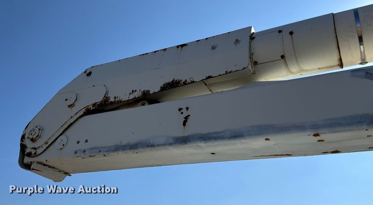 image for item DG4379 1999 International 4700 bucket truck