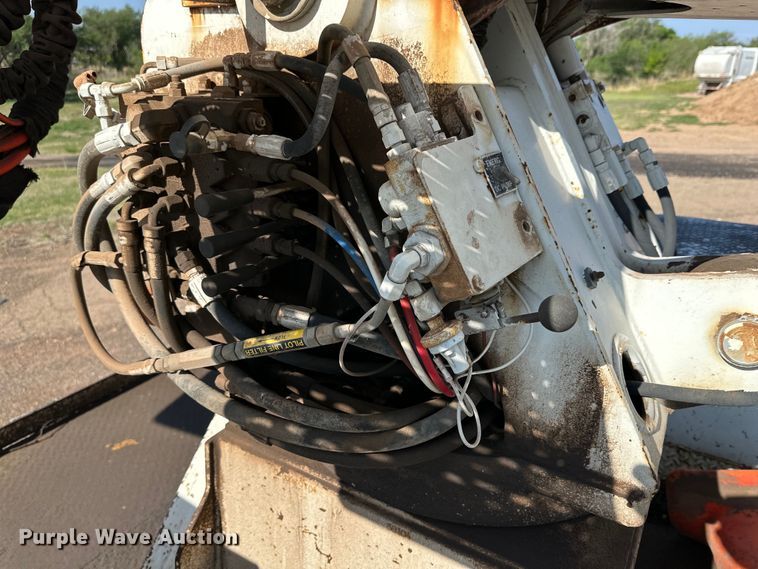 image for item DG4379 1999 International 4700 bucket truck