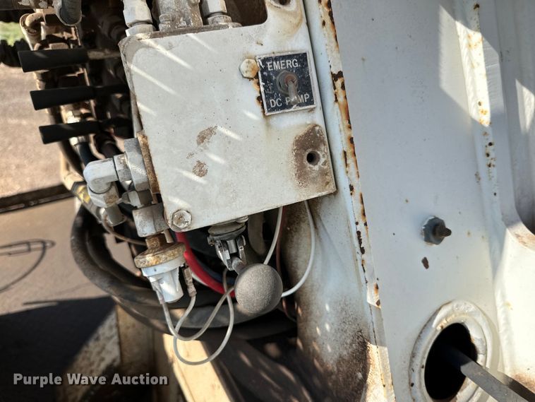 image for item DG4379 1999 International 4700 bucket truck