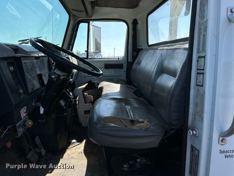 image for item DG4379 1999 International 4700 bucket truck