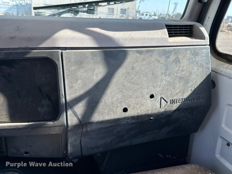 image for item DG4379 1999 International 4700 bucket truck