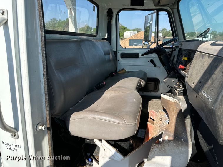 image for item DG4379 1999 International 4700 bucket truck