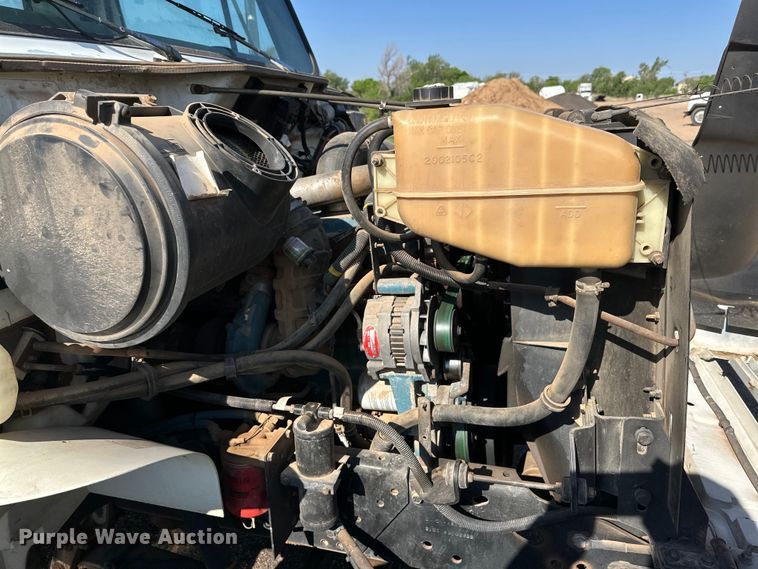 image for item DG4379 1999 International 4700 bucket truck