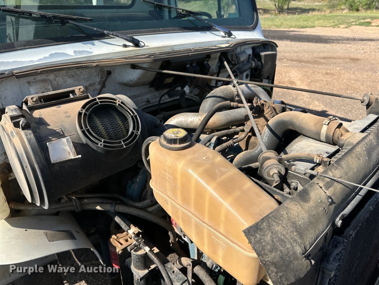 image for item DG4379 1999 International 4700 bucket truck