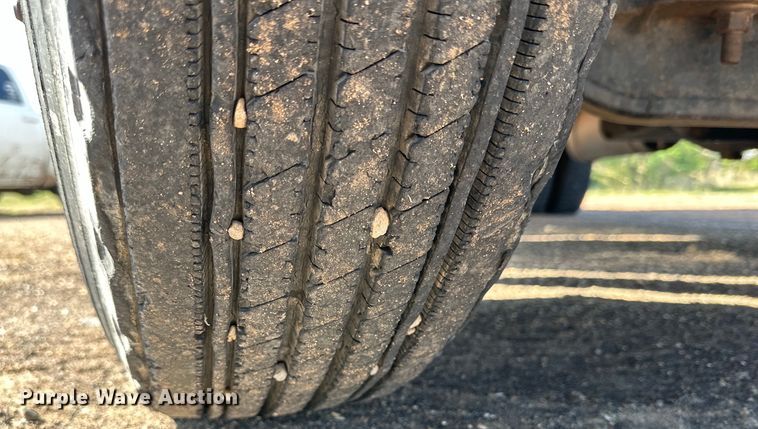 image for item DG4379 1999 International 4700 bucket truck