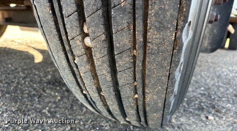 image for item DG4379 1999 International 4700 bucket truck