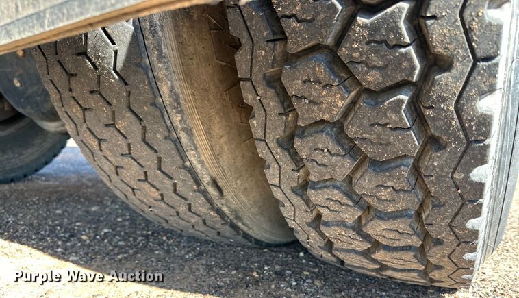 image for item DG4379 1999 International 4700 bucket truck