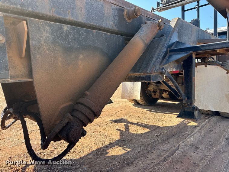 image for item DG4380 1992 G&H Manufacturing  1630 roll-off container trailer