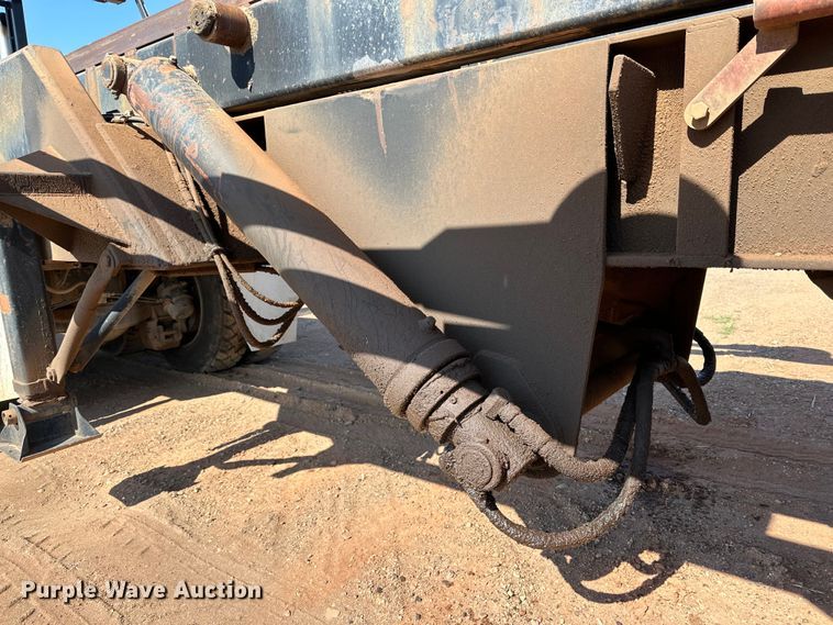 image for item DG4380 1992 G&H Manufacturing  1630 roll-off container trailer