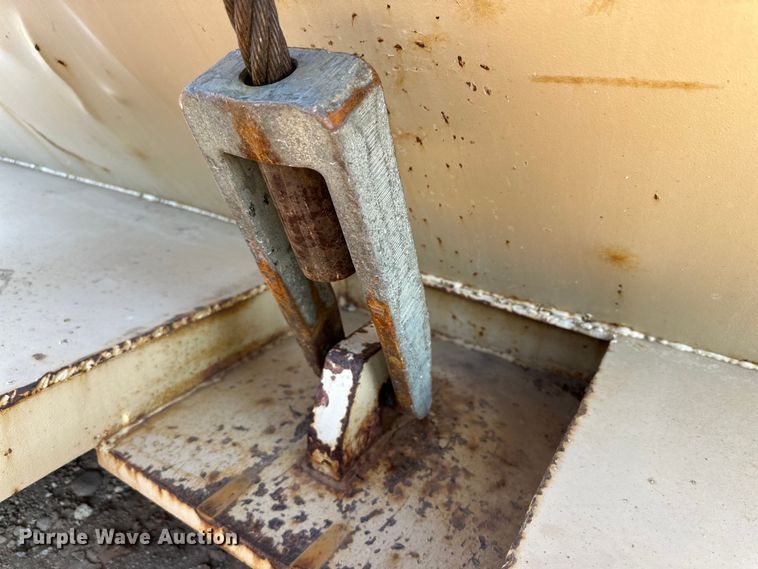 image for item DG4380 1992 G&H Manufacturing  1630 roll-off container trailer