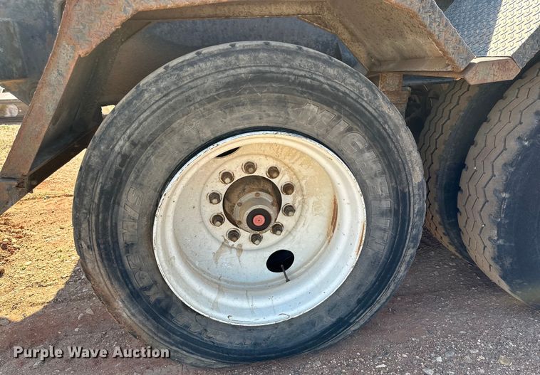 image for item DG4380 1992 G&H Manufacturing  1630 roll-off container trailer